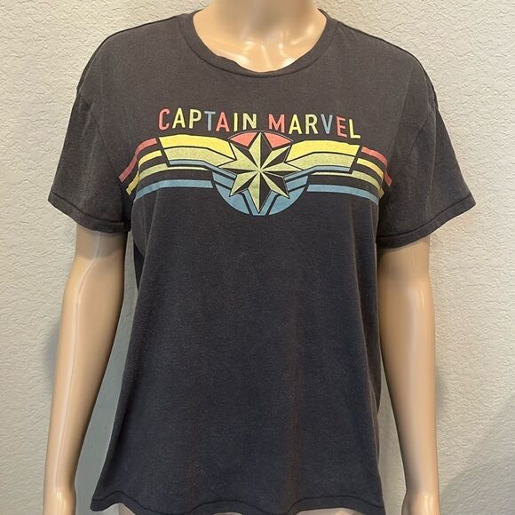 Captain Marvel shirt - Picture 1 of 2